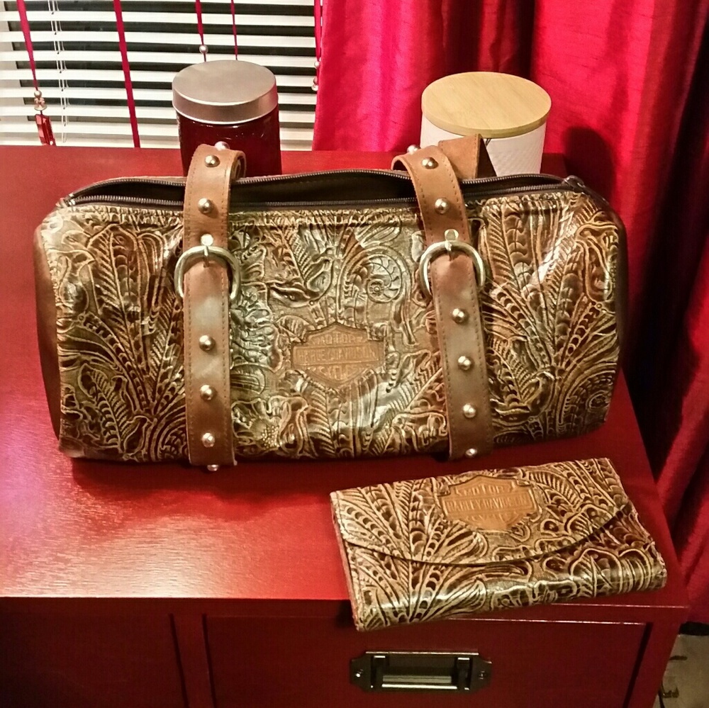Harley davidson purse and matching wallet